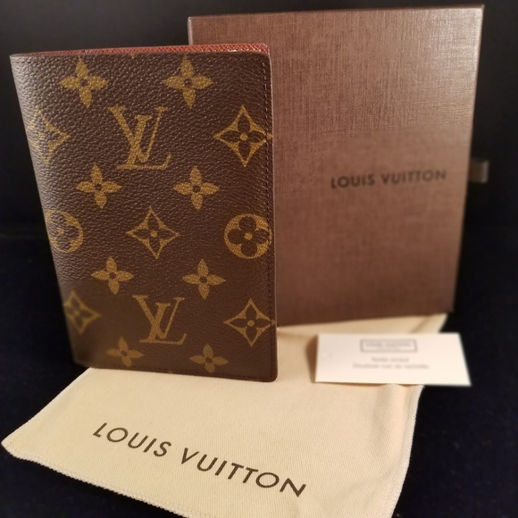 Louis Vuitton Handbags - Louis Vuitton Passport Wallet Louis Vuitton Handbags - Louis Vuitton Passport Wallet